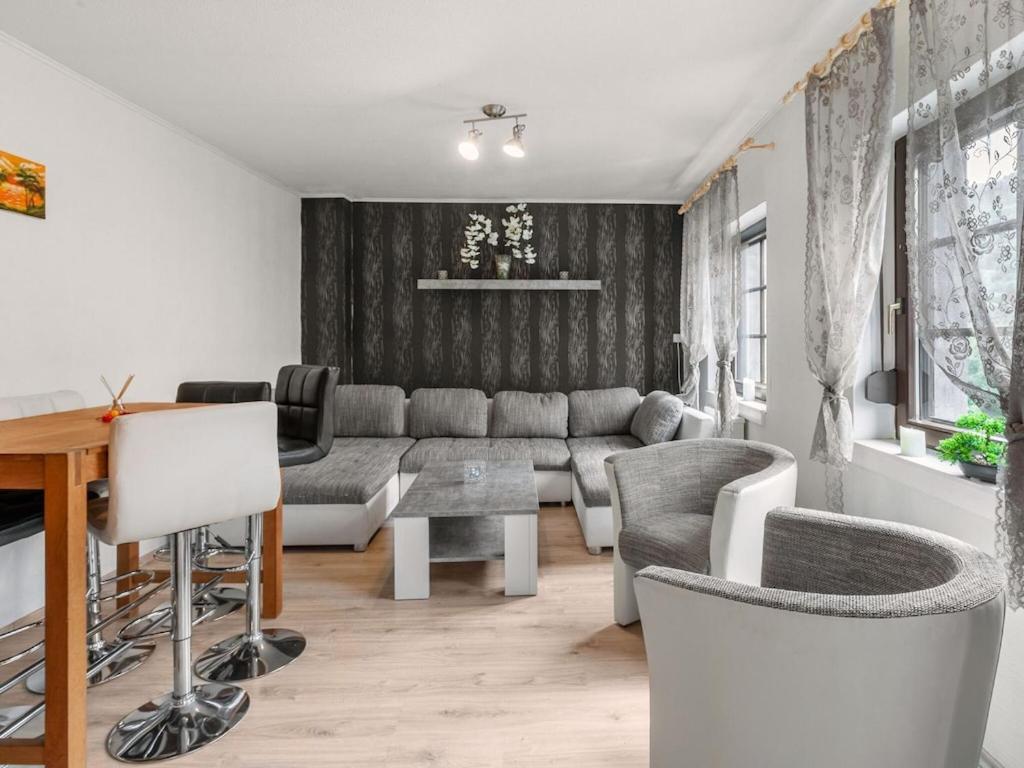 Serene Holiday Home In Nehren With A Beautiful Garden Bagian luar foto